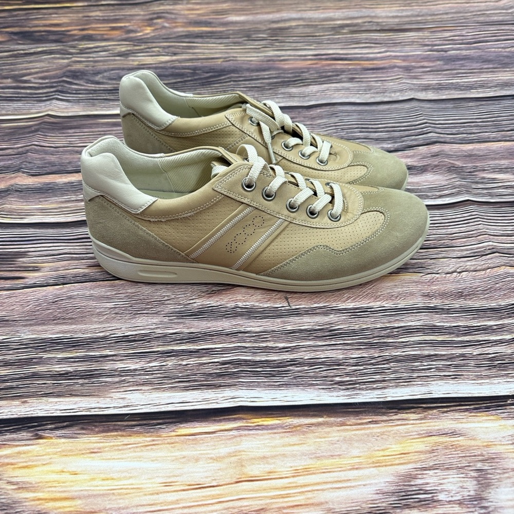 Women’s Ecco Mobile II size 42 (or 11)